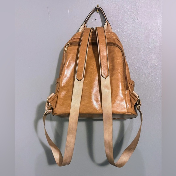 Click Backpack - Picture 5 of 16